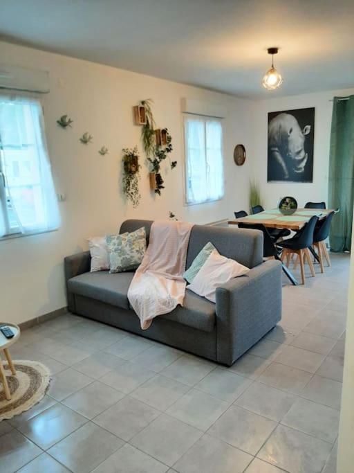 Apartament Proche Aeroport A Pied O' Jungle Tillé Zewnętrze zdjęcie