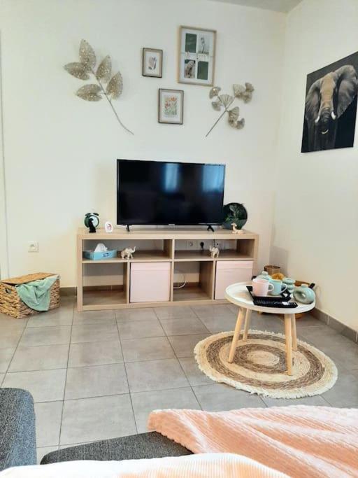 Apartament Proche Aeroport A Pied O' Jungle Tillé Zewnętrze zdjęcie